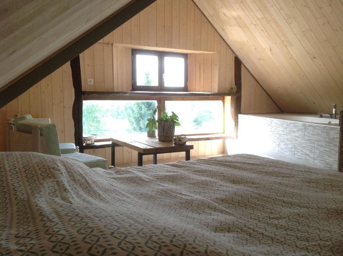 Hotel Les Rocailles La Foret-Auvray Esterno foto