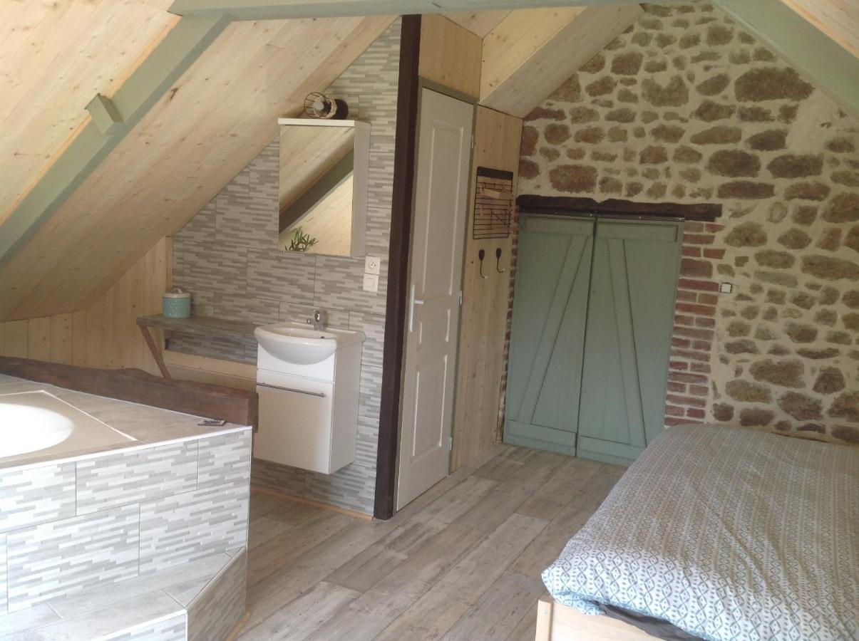 Hotel Les Rocailles La Foret-Auvray Esterno foto