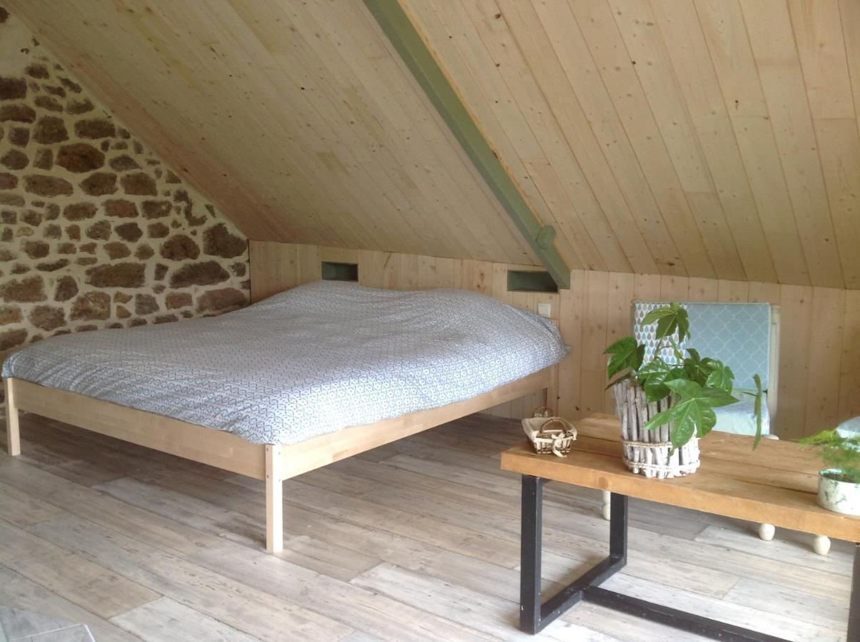 Hotel Les Rocailles La Foret-Auvray Esterno foto