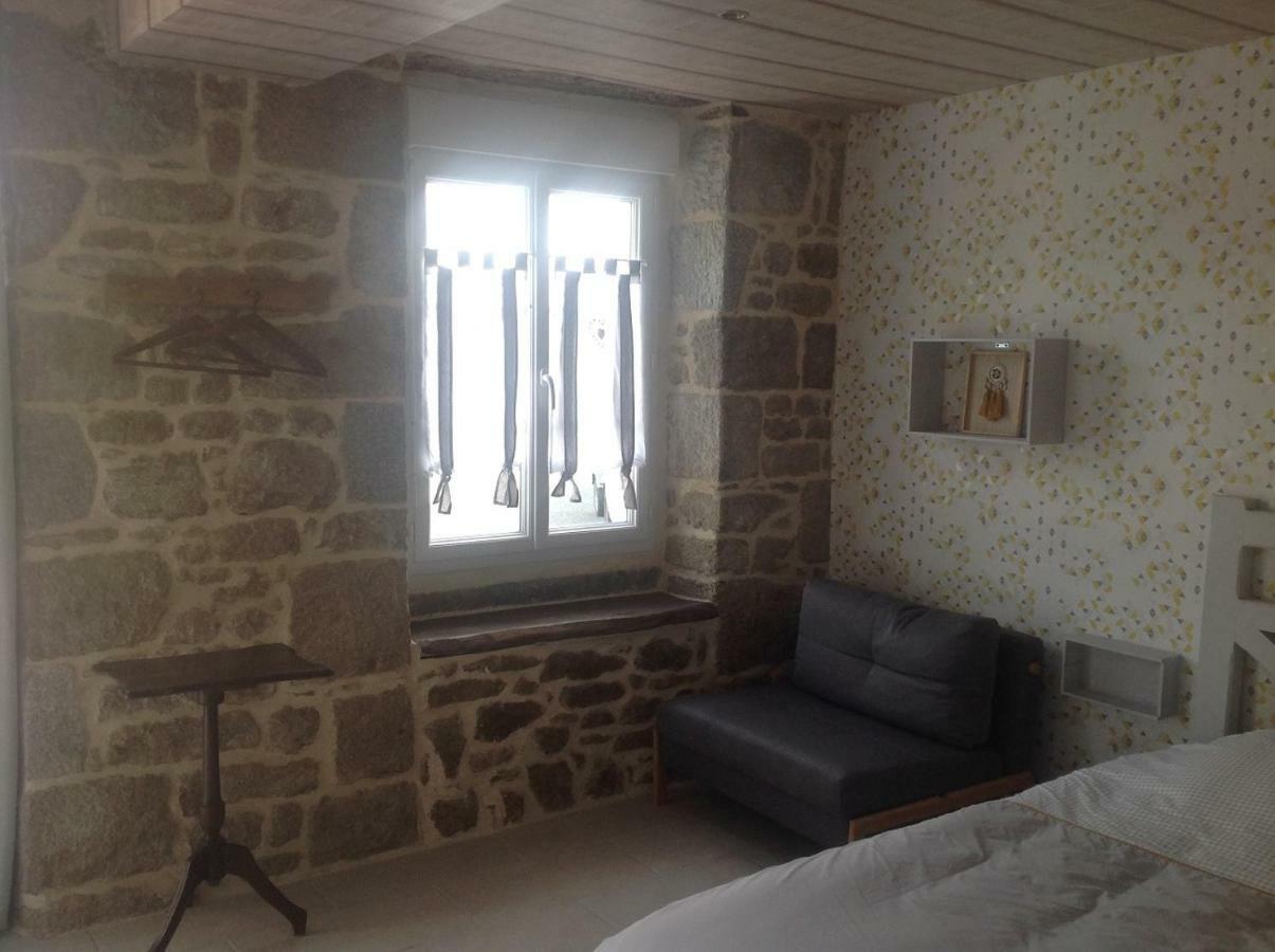 Hotel Les Rocailles La Foret-Auvray Esterno foto
