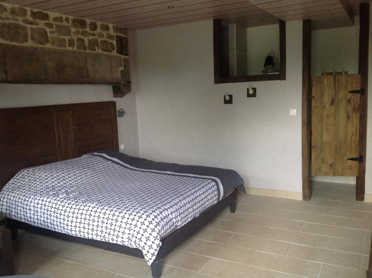 Hotel Les Rocailles La Foret-Auvray Esterno foto