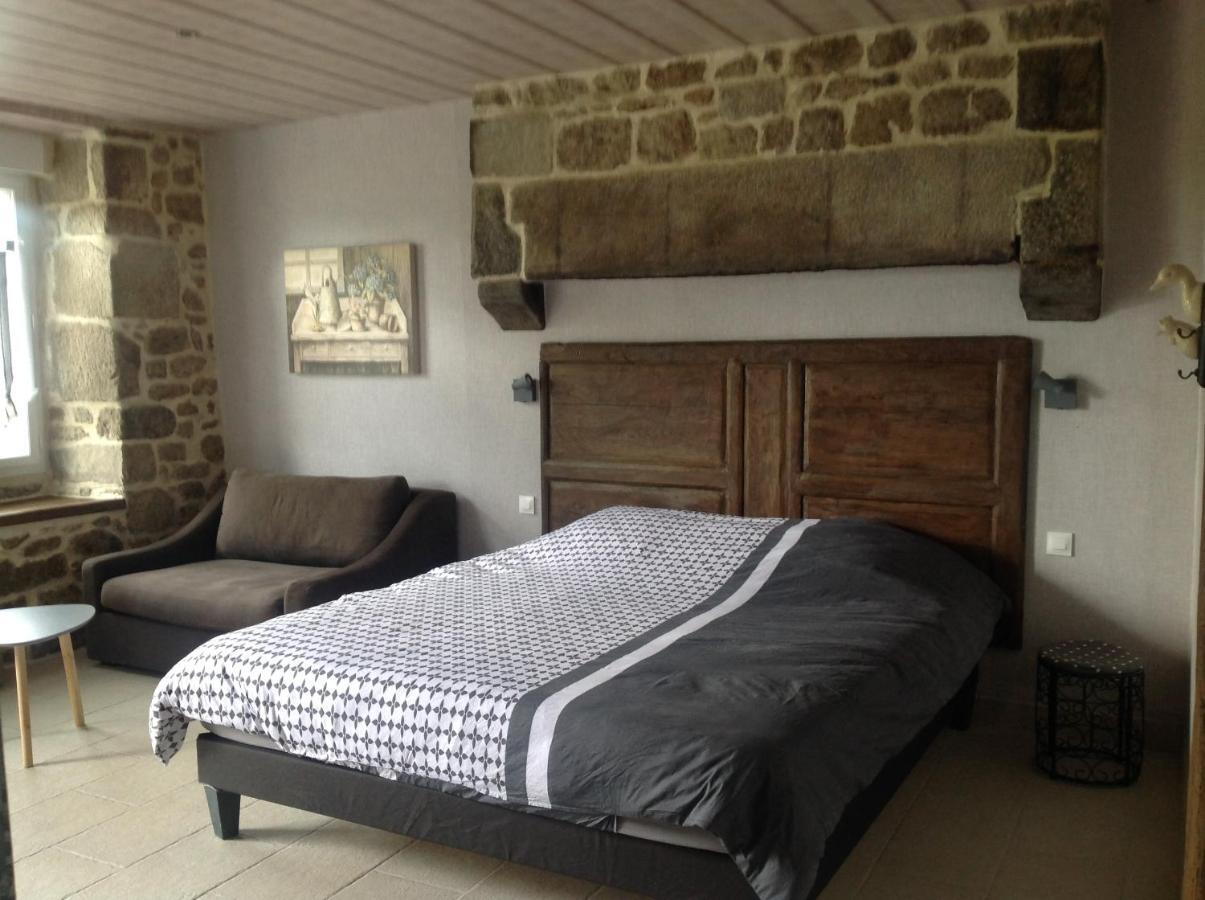 Hotel Les Rocailles La Foret-Auvray Esterno foto