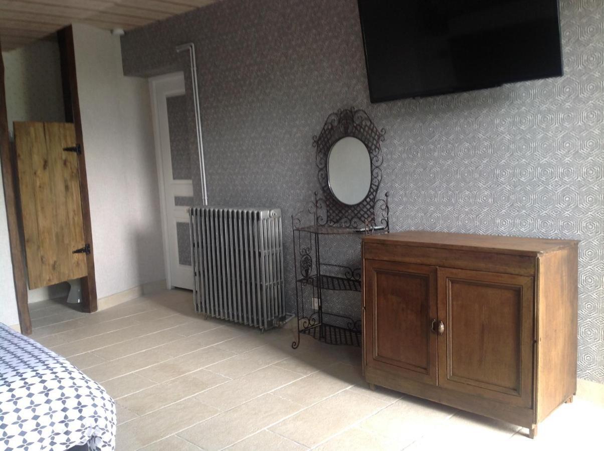 Hotel Les Rocailles La Foret-Auvray Esterno foto
